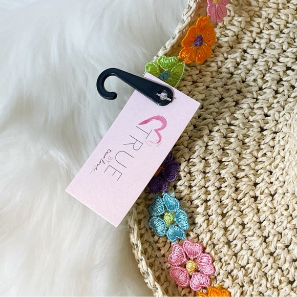 True Love Floppy Straw Sun Hat - Picture 9 of 11